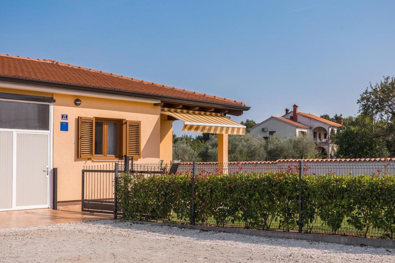 Villa Gracia Sveti Lovreč Pazenatički Exteriör bild